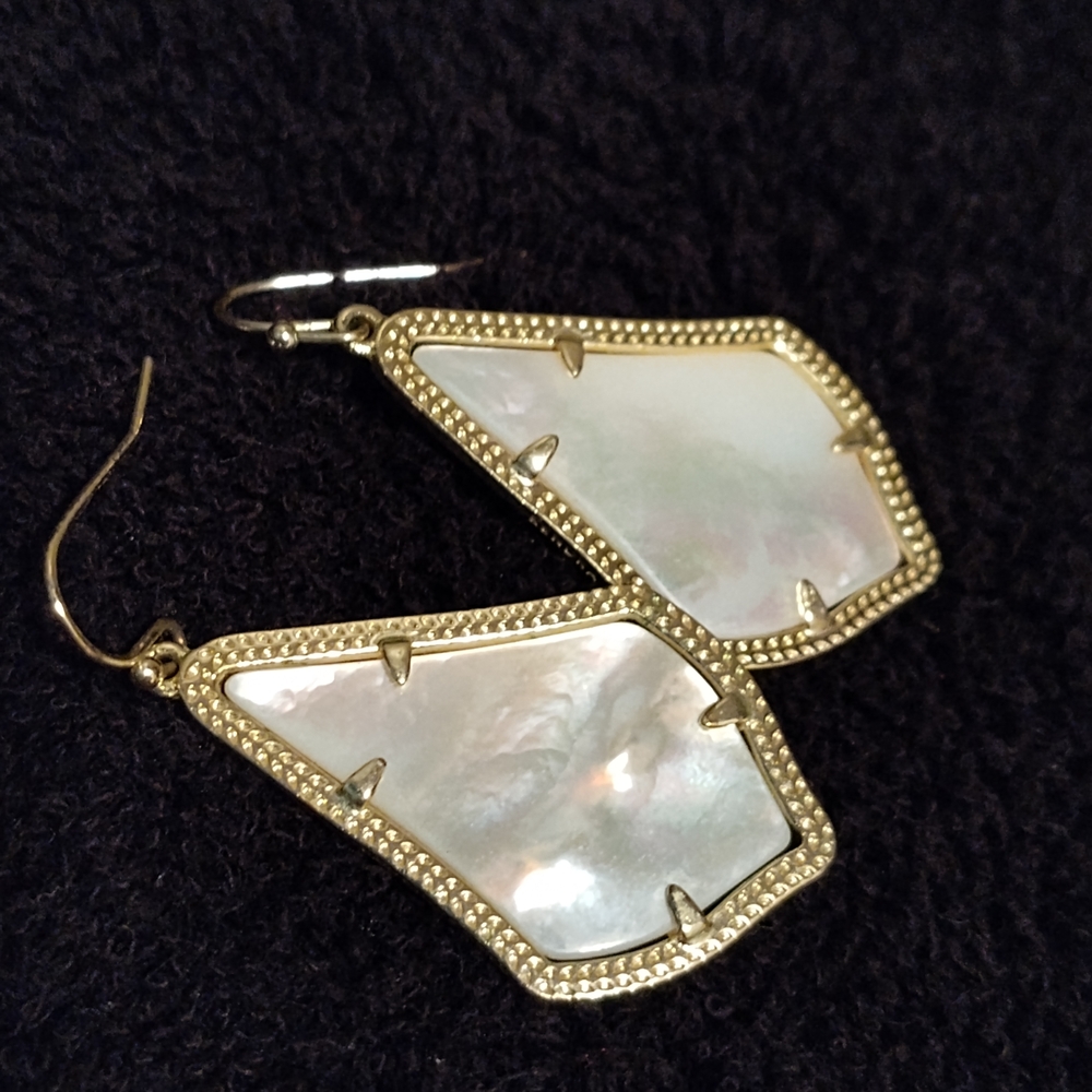 Kendra Scott Elegant Gold and White Pearl Earrings